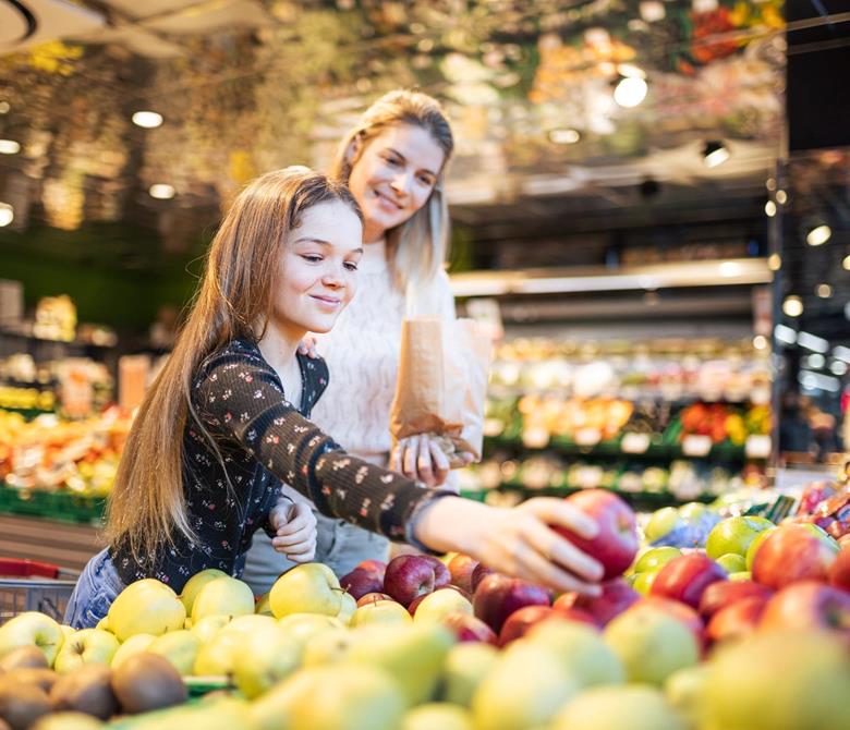 Die Obstgenossenschaft Frubona Terlan bietet frische Südtiroler Äpfel für die ganze Familie